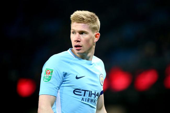 东契奇成为湖人队史第三位连续两场拿35分+10助攻的球员