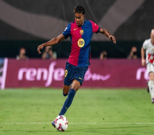 梅西：现代足球的永恒传奇